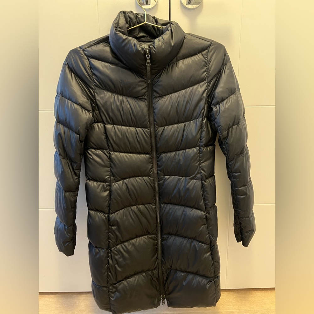 Uniqlo Black light down puffer small. Olive light down vest (unknown brand) XS.